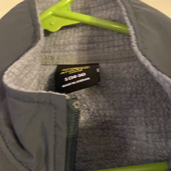 Men’s Pullover - Picture 2 of 3